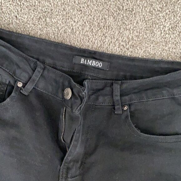 Bamboo Distressed Cut off Skinny Jeans - Picture 2 of 4